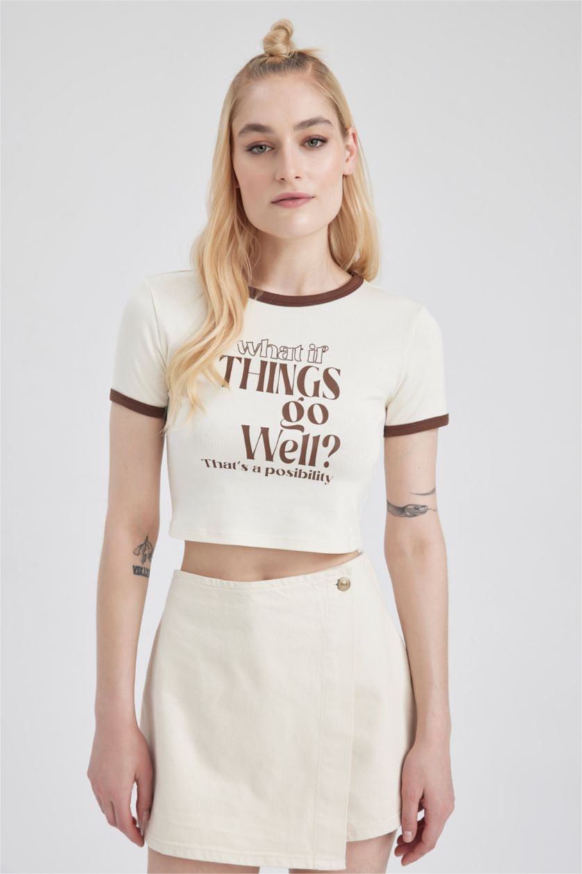 نساء اوف وايت تيشيرت مطبوع برقبة مستديرة