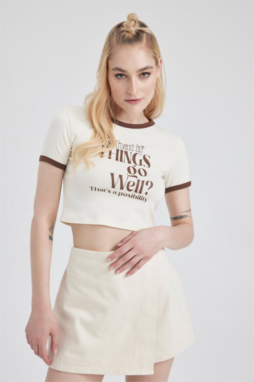 نساء اوف وايت تيشيرت مطبوع برقبة مستديرة