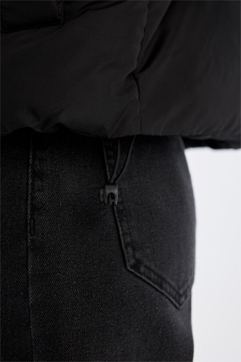 حريمي أسود جاكيت بامب قصة عادية بكابيشون وتر برووف