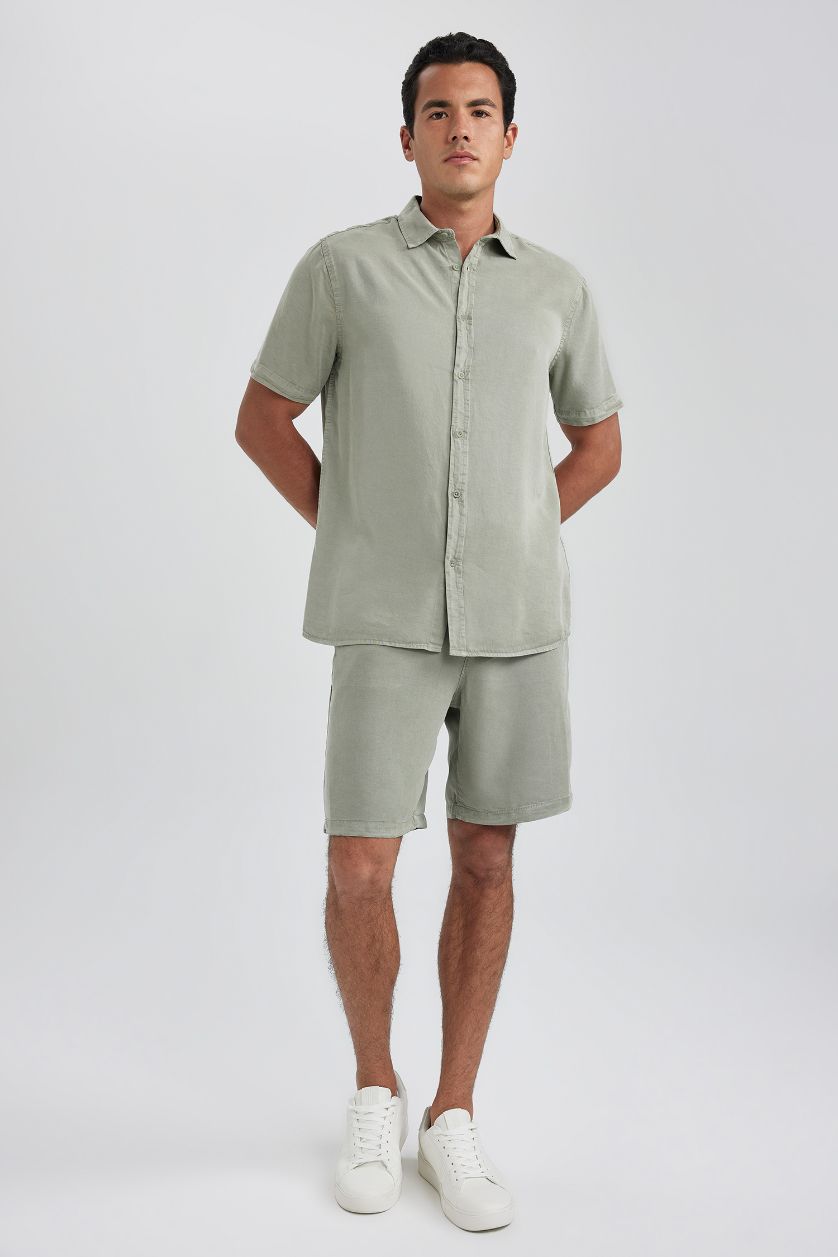 Ерлер ашық жасыл Бермуда