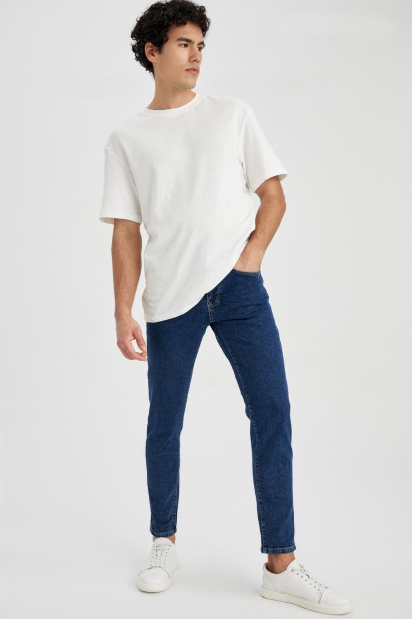 Мужчины Темно-голубой Джинсы Slim Tapered Fit приталенного кроя со средней талией