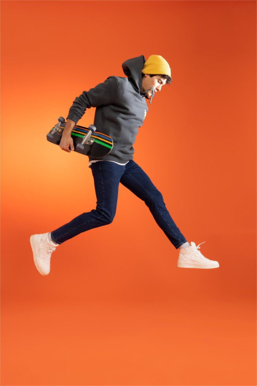 Мужчины Темно-голубой Джинсы Slim Tapered Fit приталенного кроя со средней талией