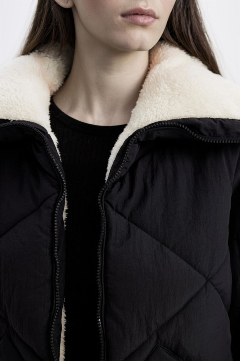Kadın Siyah Su Geçirmez Puffer Şişme Mont  Kapitoneli İçi Suni Kürklü Rüzgar Geçirmez Cepli