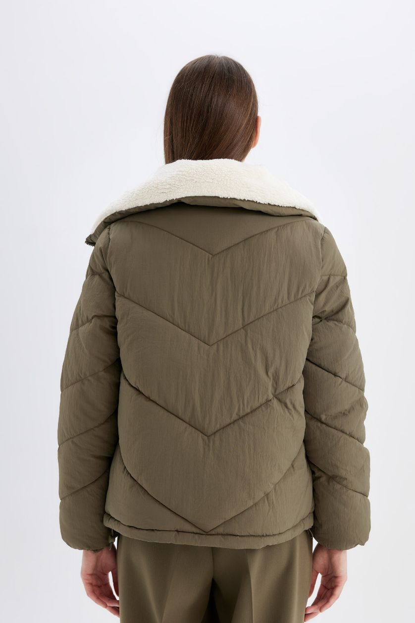 Kadın Haki Su Geçirmez Puffer Şişme Mont Kapitoneli İçi Suni Kürklü Rüzgar Geçirmez Cepli