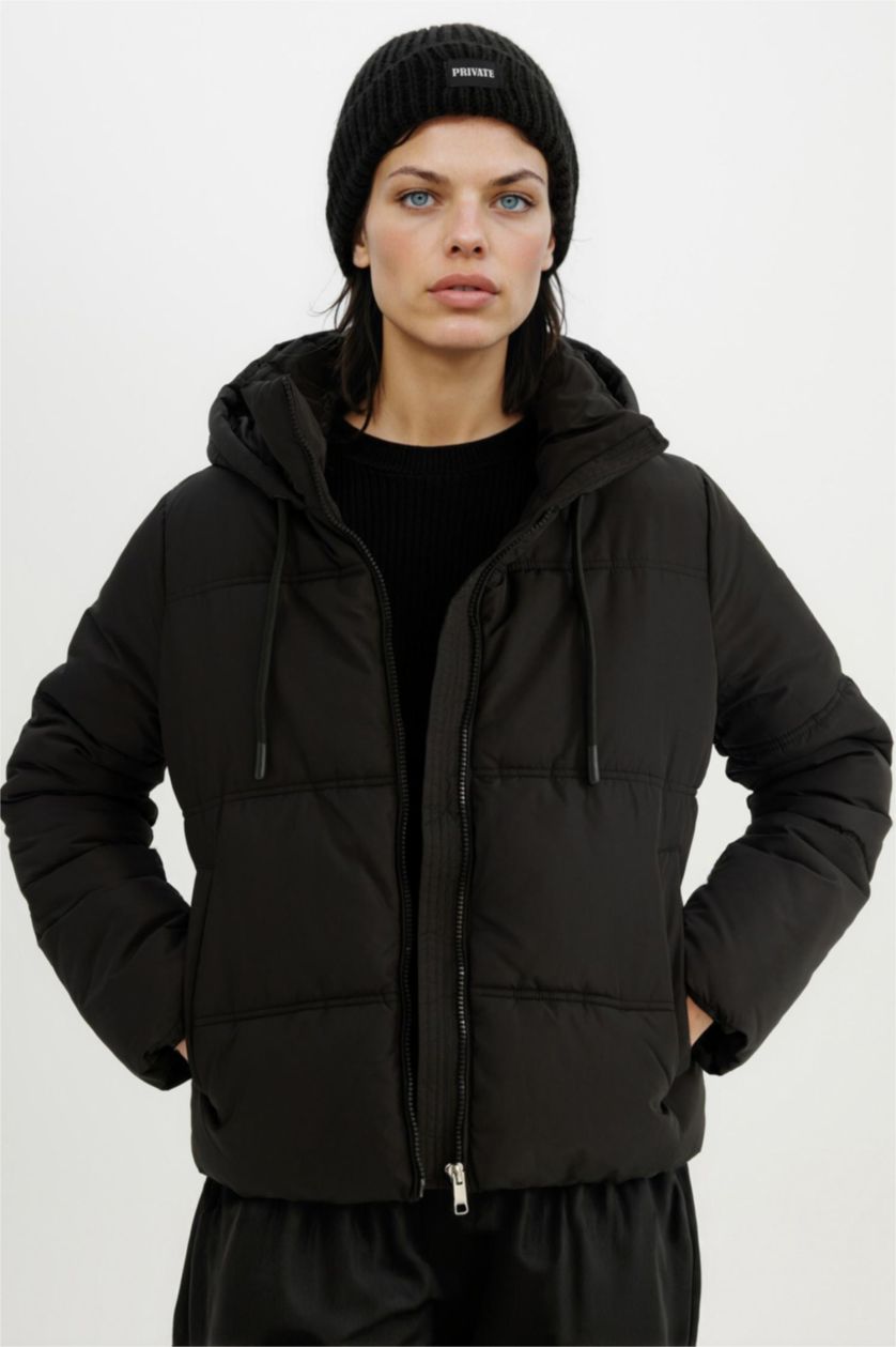 Kadın Siyah Su Geçirmez Mont