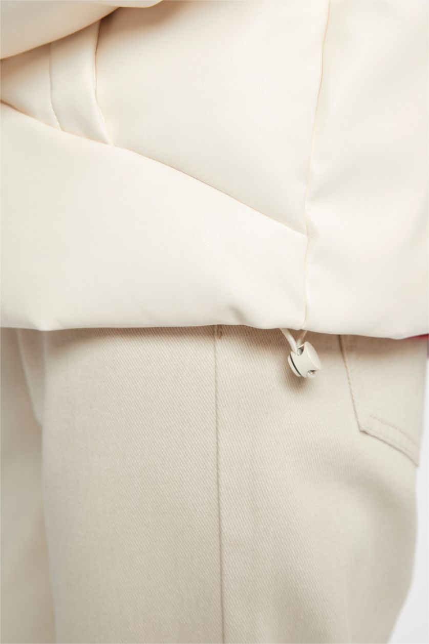 نساء حجري فاتح قمصلة جلد صناعي قصة عادية بغطاء للرأس مقاوم للماء