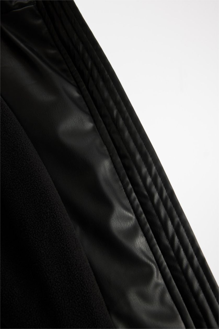 نساء أسود قمصلة نفخ قصة عادية بغطاء للرأس مقاوم للماء