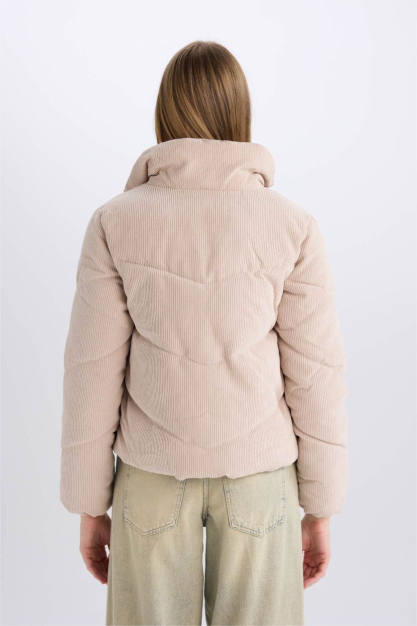 Kadın Kum Su İtici Regular Kalıp Dik Yaka Cep İçi Polarlı Fermuar Kapamalı Cepli Kadife Mont