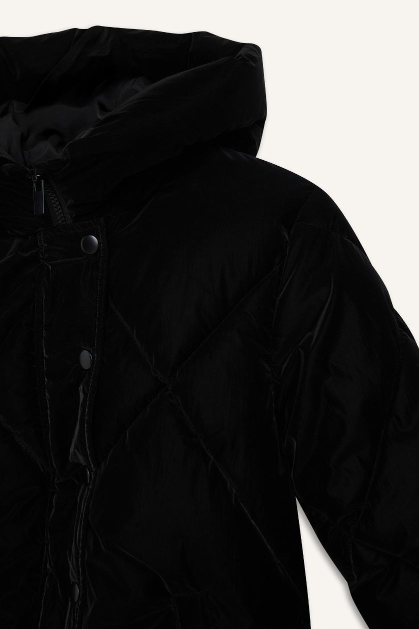 Kız Çocuk - Genç Kız Siyah Kapüşonlu Fermuarlı Çıtçıtlı Kapitoneli Mont Kız Çocuk