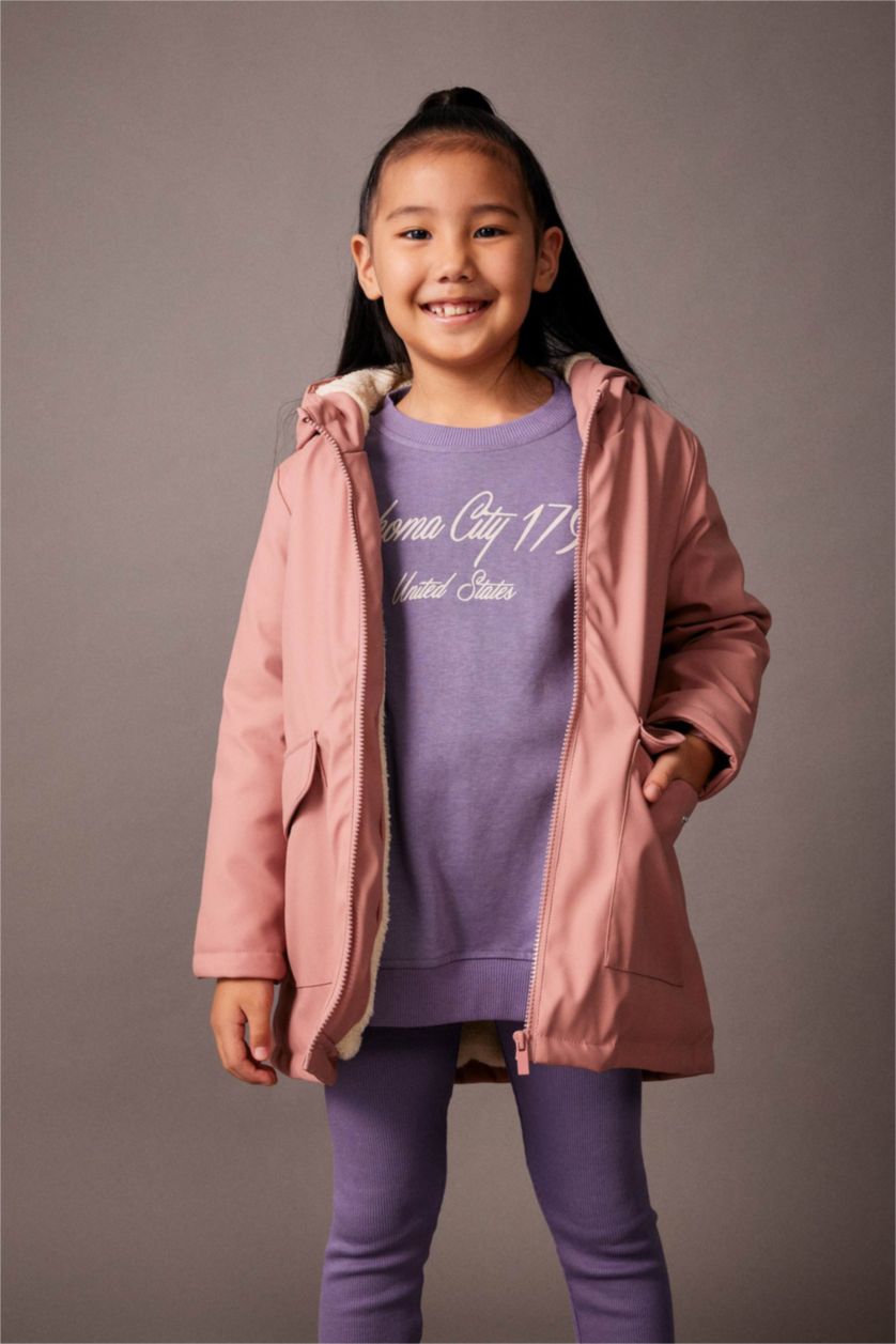 بنات وردي جاكيت مطر بغطاء للرأس