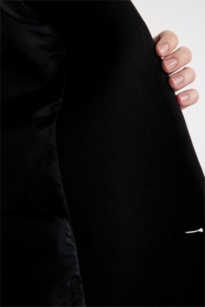 نساء أسود كوت جوخ قصة عادية