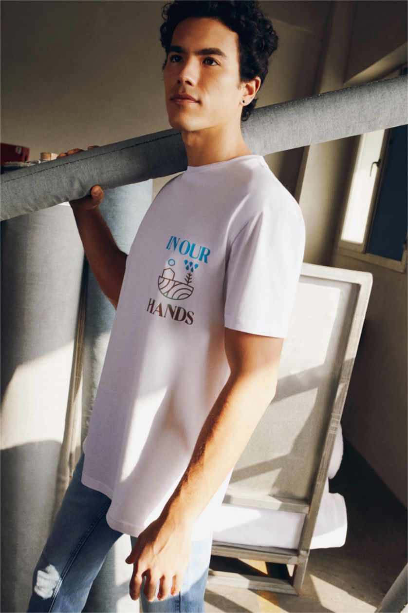 MAN White Regular Fit Short Sleeve T-Shirt