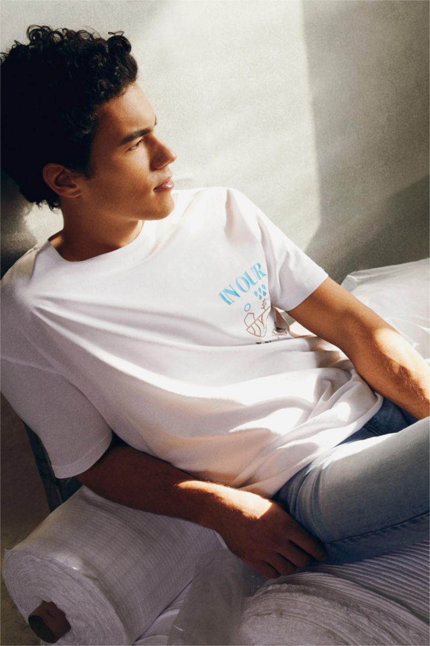 MAN White Regular Fit Short Sleeve T-Shirt