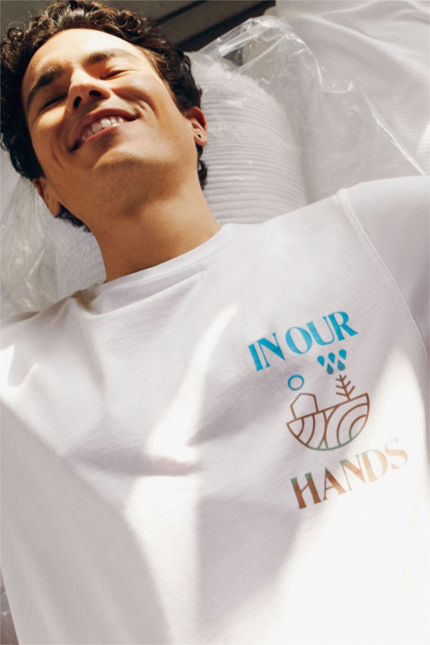 MAN White Regular Fit Short Sleeve T-Shirt