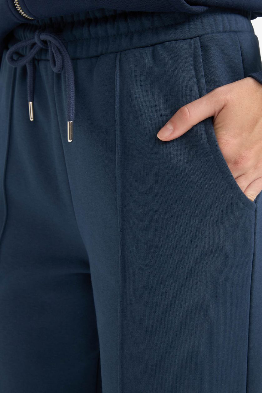 Kadın Lacivert Straight Fit Beli Bağcıklı Cepli Düz Paça Eşofman Altı