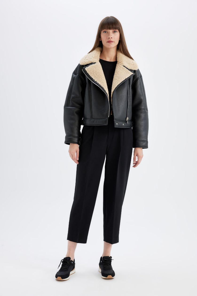 Kadın Siyah Su Geçirmez Suni Deri Mont Oversize Geniş Kalıp Kruvaze Yaka Fermuarlı Mevsimlik Suni Kürk Astarlı