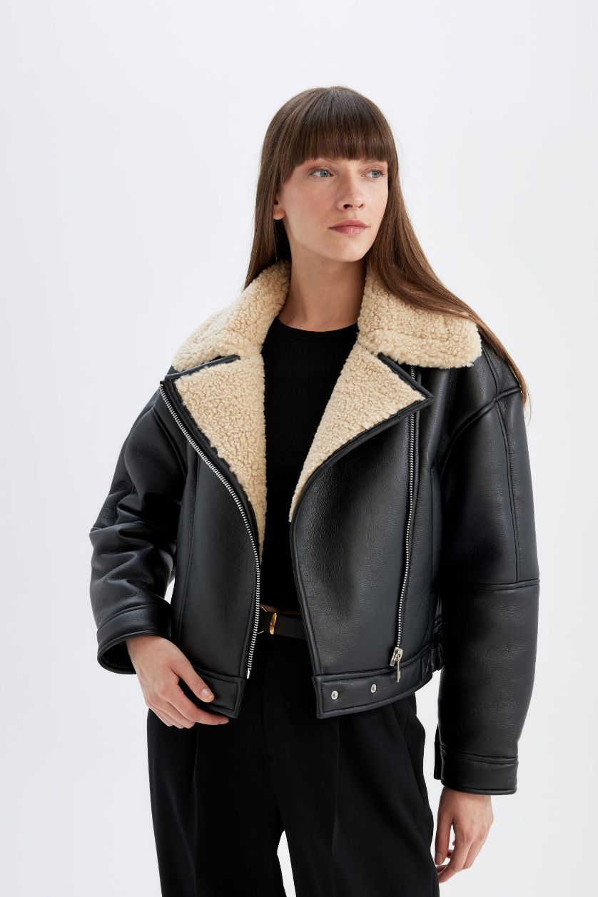 Kadın Siyah Su Geçirmez Suni Deri Mont Oversize Geniş Kalıp Kruvaze Yaka Fermuarlı Mevsimlik Suni Kürk Astarlı