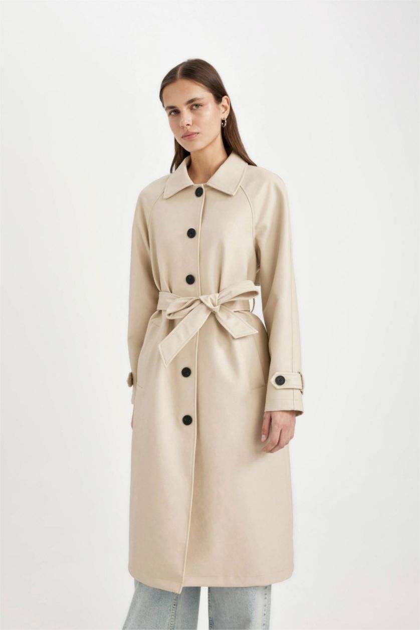 Kadın Ekru Su İtici Gömlek Yaka Düğme Kapamalı Cepli Rüzgarlık Detaylı Apoletli Uzun Suni Deri Trençkot