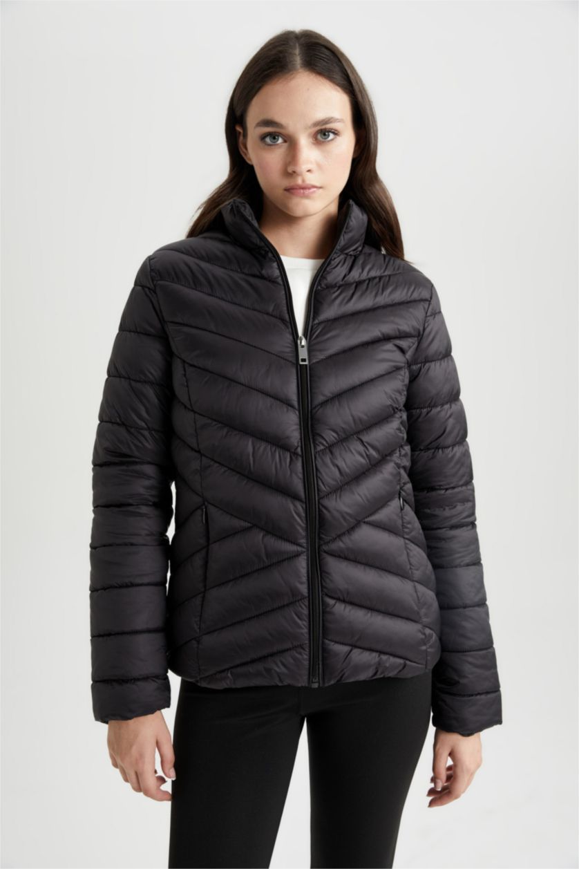 Женщины Черный Дутая куртка водоотталкивающая с воротником