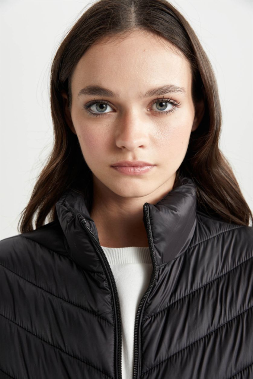 Женщины Черный Дутая куртка водоотталкивающая с воротником