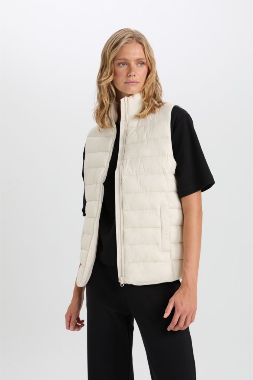 WOMAN Sand Stand Collar Quilted Pocketed Waterproof Puffer Vest