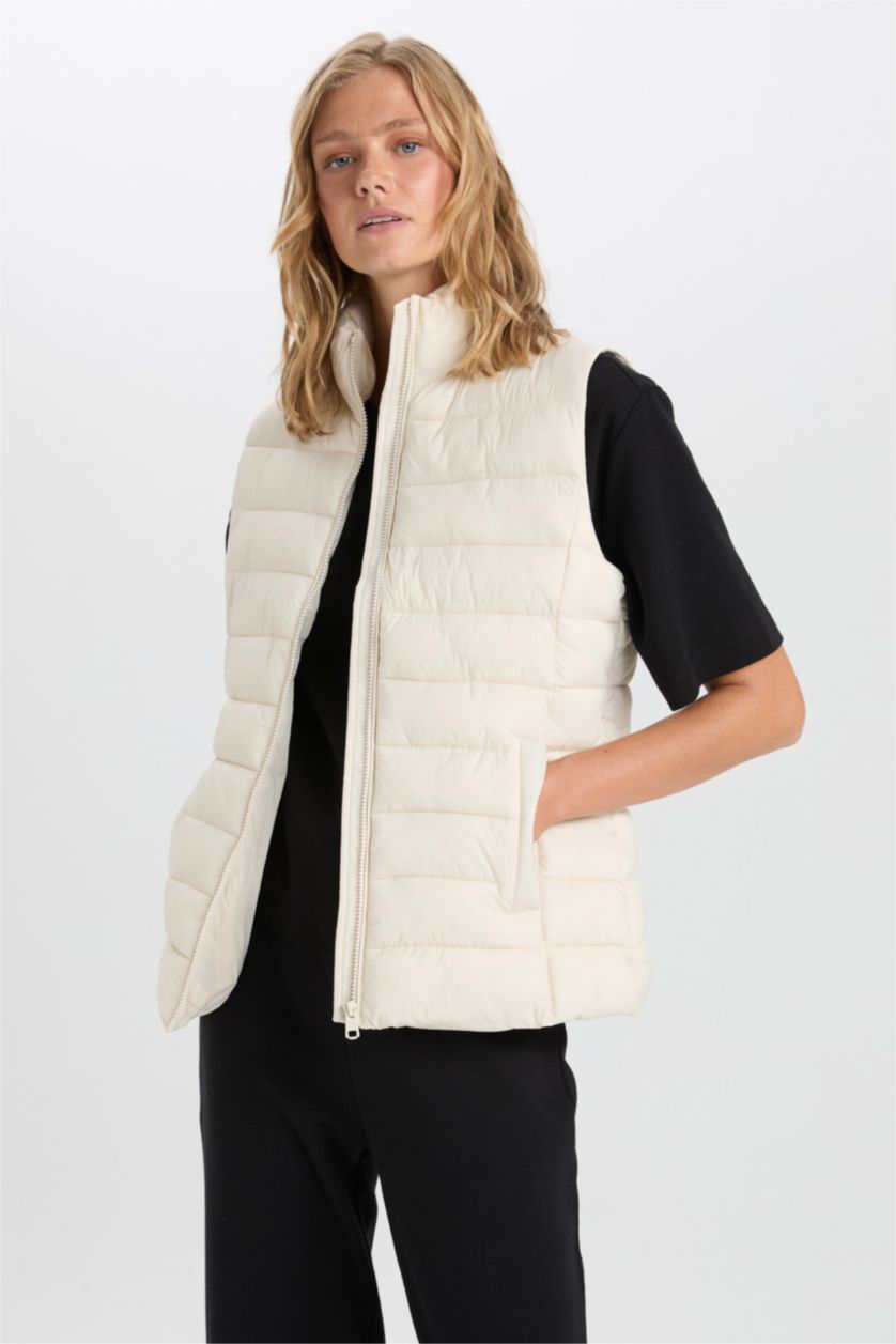 WOMAN Sand Stand Collar Quilted Pocketed Waterproof Puffer Vest