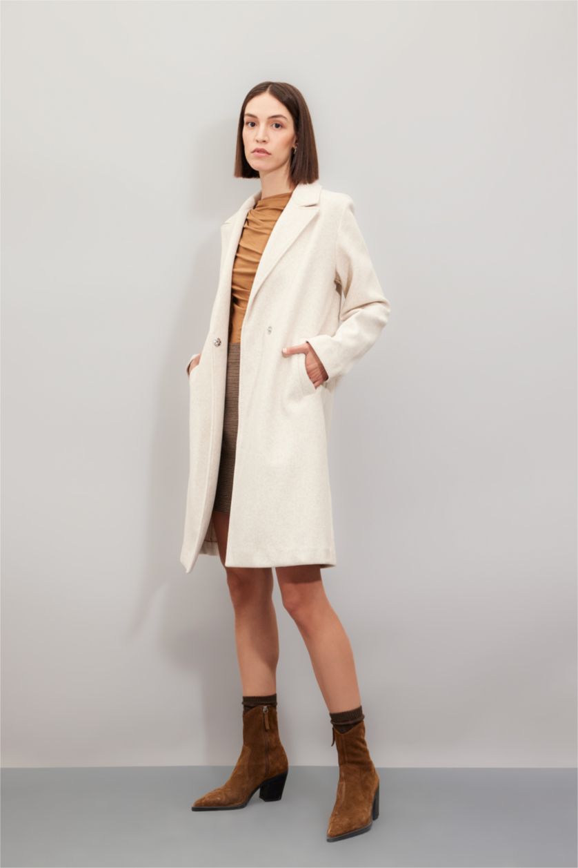 Kadın Açık Taş Regular Fit Kruvaze Yaka Çıtçıtlı Cepli Uzun Kaşe Kaban