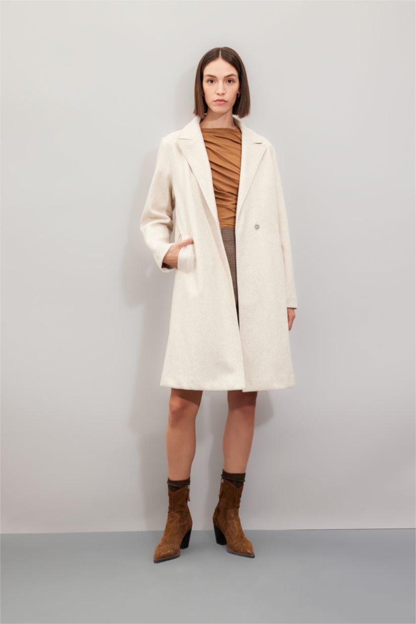 Kadın Açık Taş Regular Fit Kruvaze Yaka Çıtçıtlı Cepli Uzun Kaşe Kaban