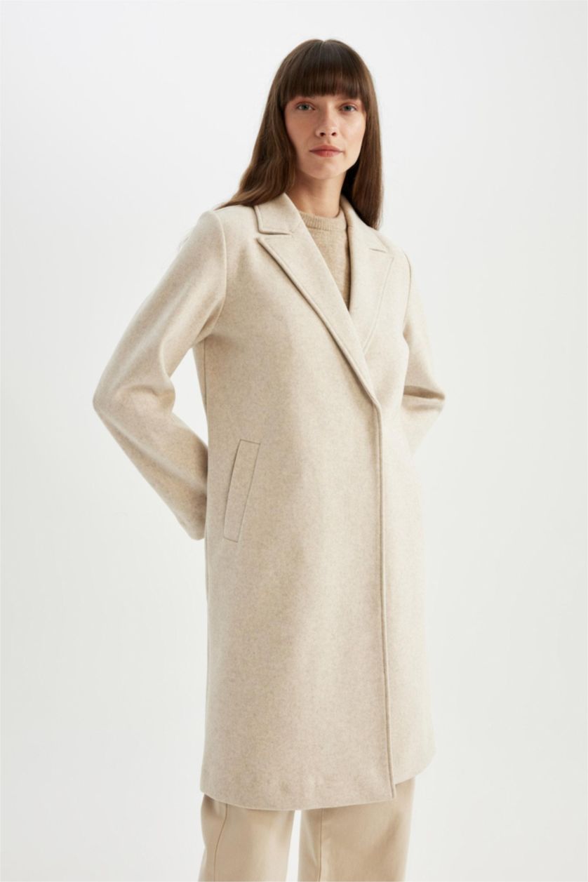 Kadın Açık Taş Regular Fit Kruvaze Yaka Çıtçıtlı Cepli Uzun Kaşe Kaban