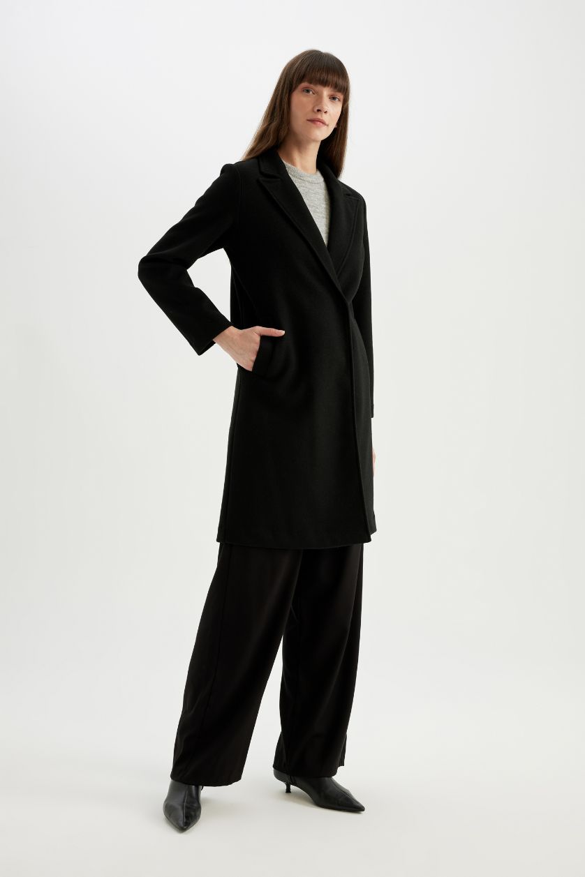 Kadın Siyah Regular Fit Kruvaze Yaka Çıtçıtlı Cepli Uzun Kaşe Kaban