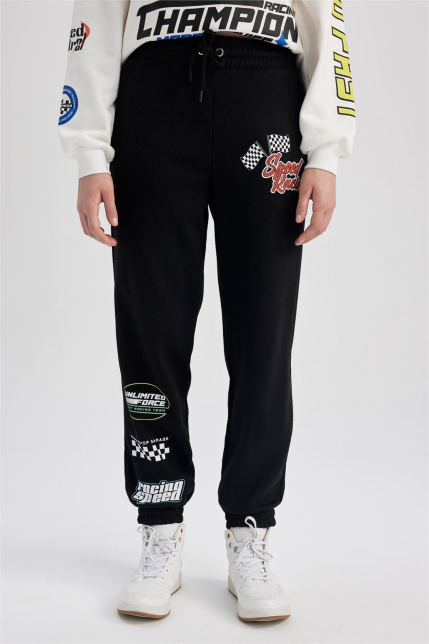 Woman Black Coool Loose Fit Printed Sweatpants