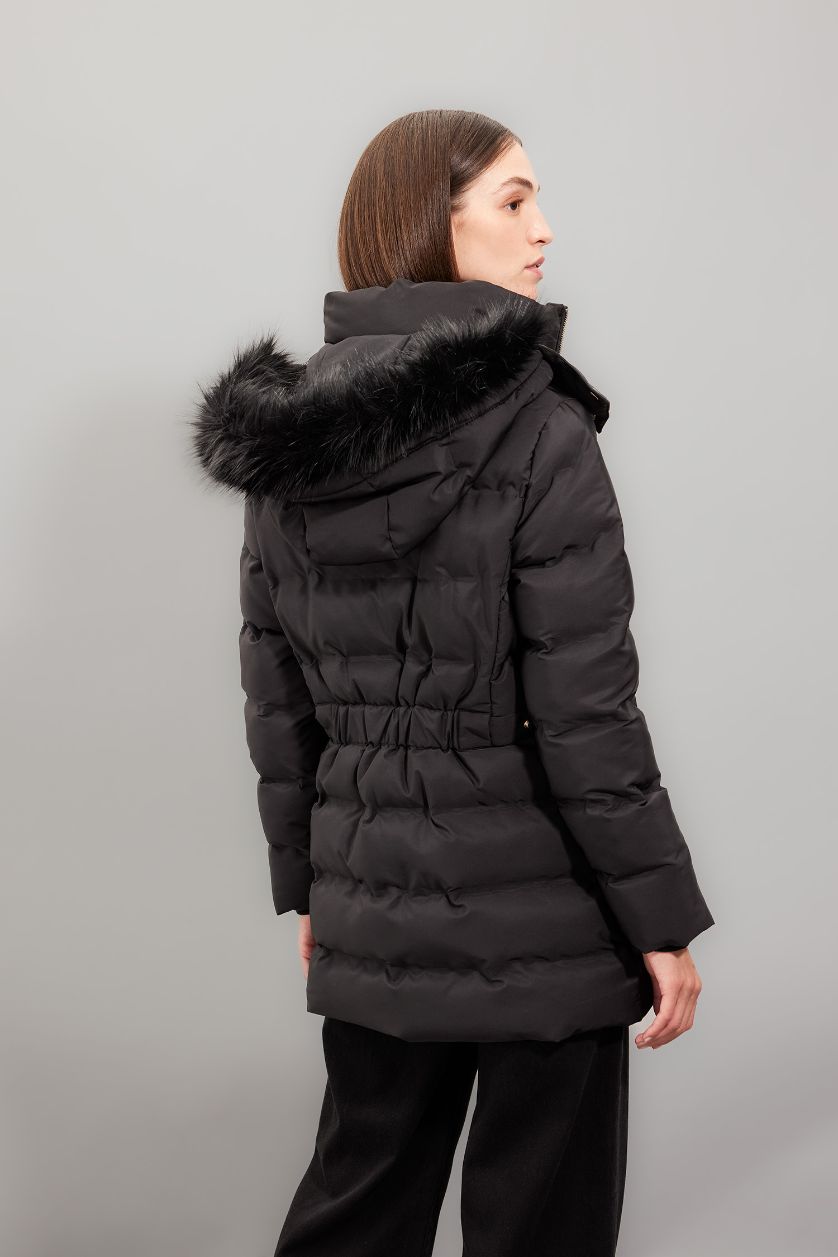 Kadın Siyah Su Geçirmez Uzun Mont Parka Isı Yalıtımlı Kemerli Kapüşonlu Suni Kürklü Hafif