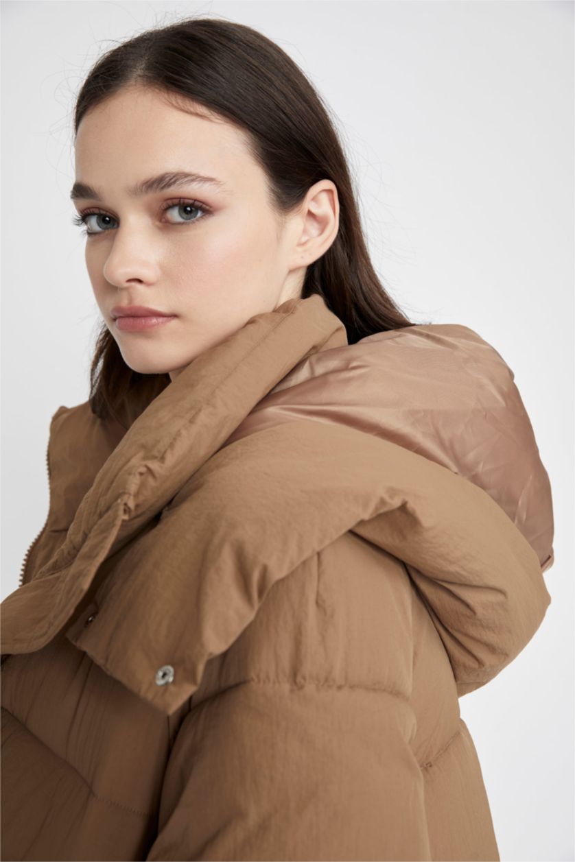 Woman Camel Waterproof Relax Fit Hooded Puffer Jacket