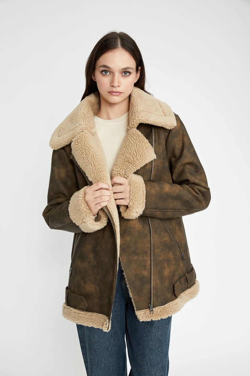 نساء بني قمصلة جلد صناعي قصة مريحة بفرو صناعي مبطن مقاوم للماء