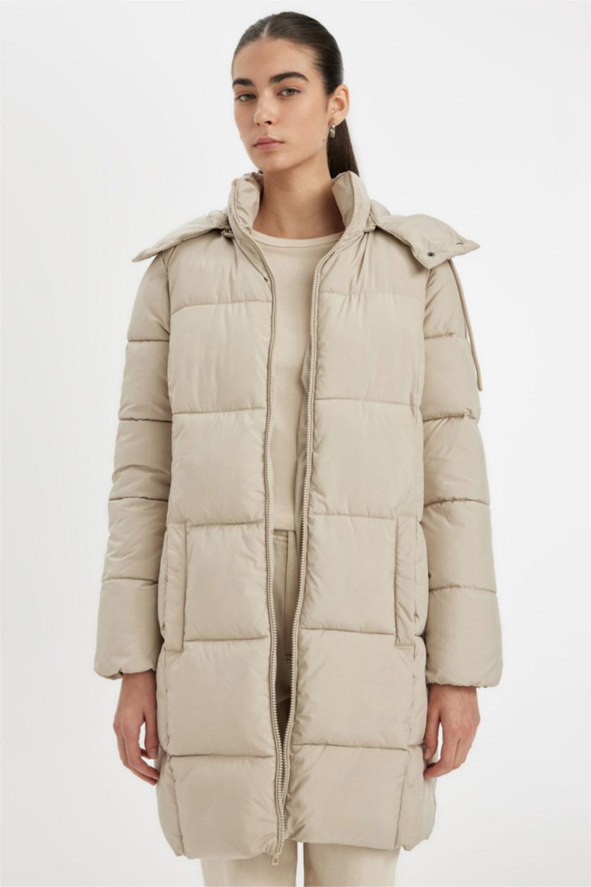 Kadın Bej Puffer Şişme Uzun Mont Parka Su İtici Regular Kalıp Çıkarılabilir Kapüşonlu