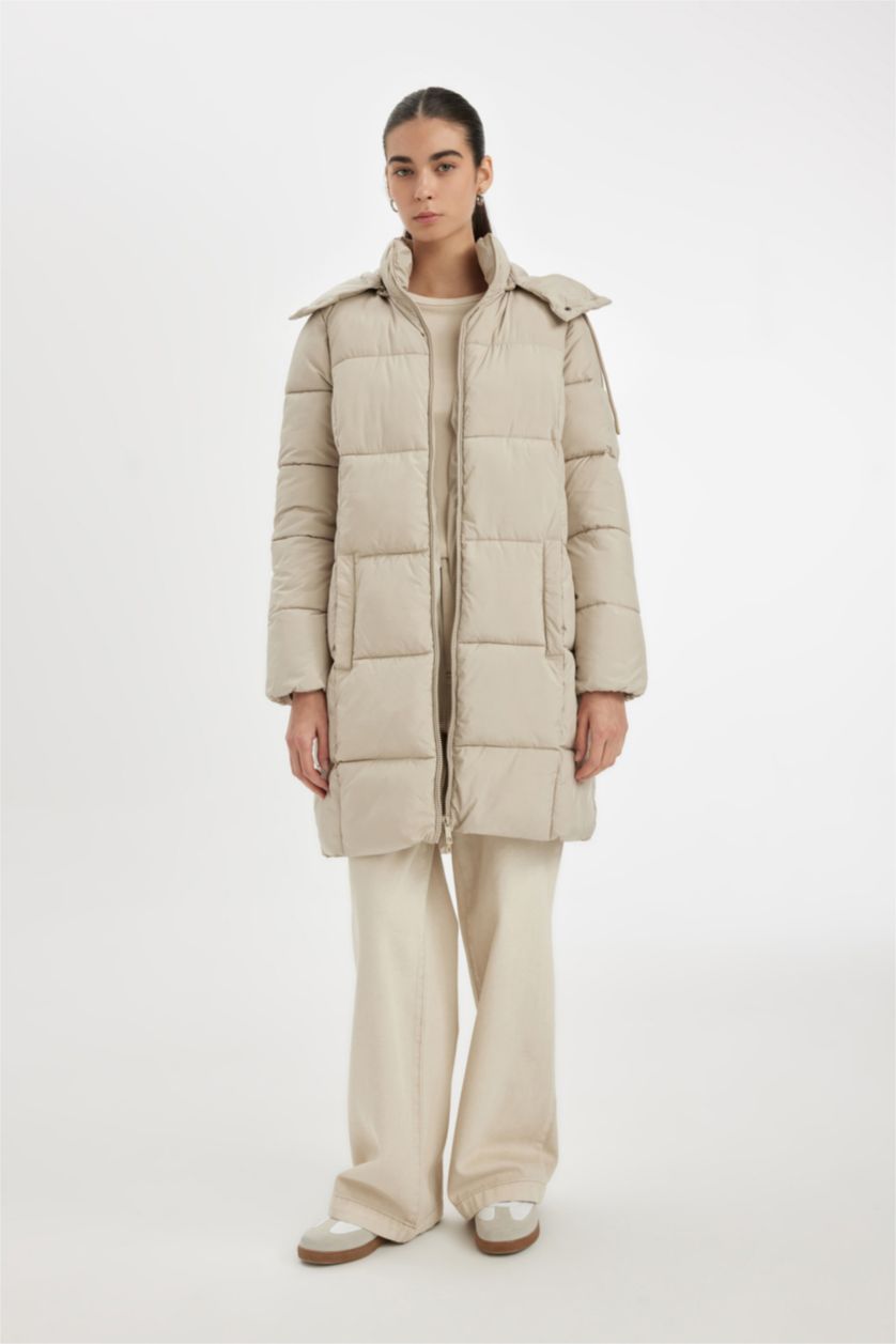 Kadın Bej Puffer Şişme Uzun Mont Parka Su İtici Regular Kalıp Çıkarılabilir Kapüşonlu