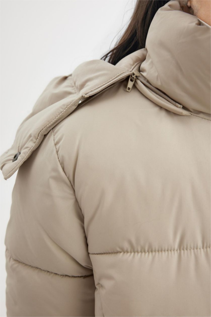 Kadın Bej Puffer Şişme Uzun Mont Parka Su İtici Regular Kalıp Çıkarılabilir Kapüşonlu