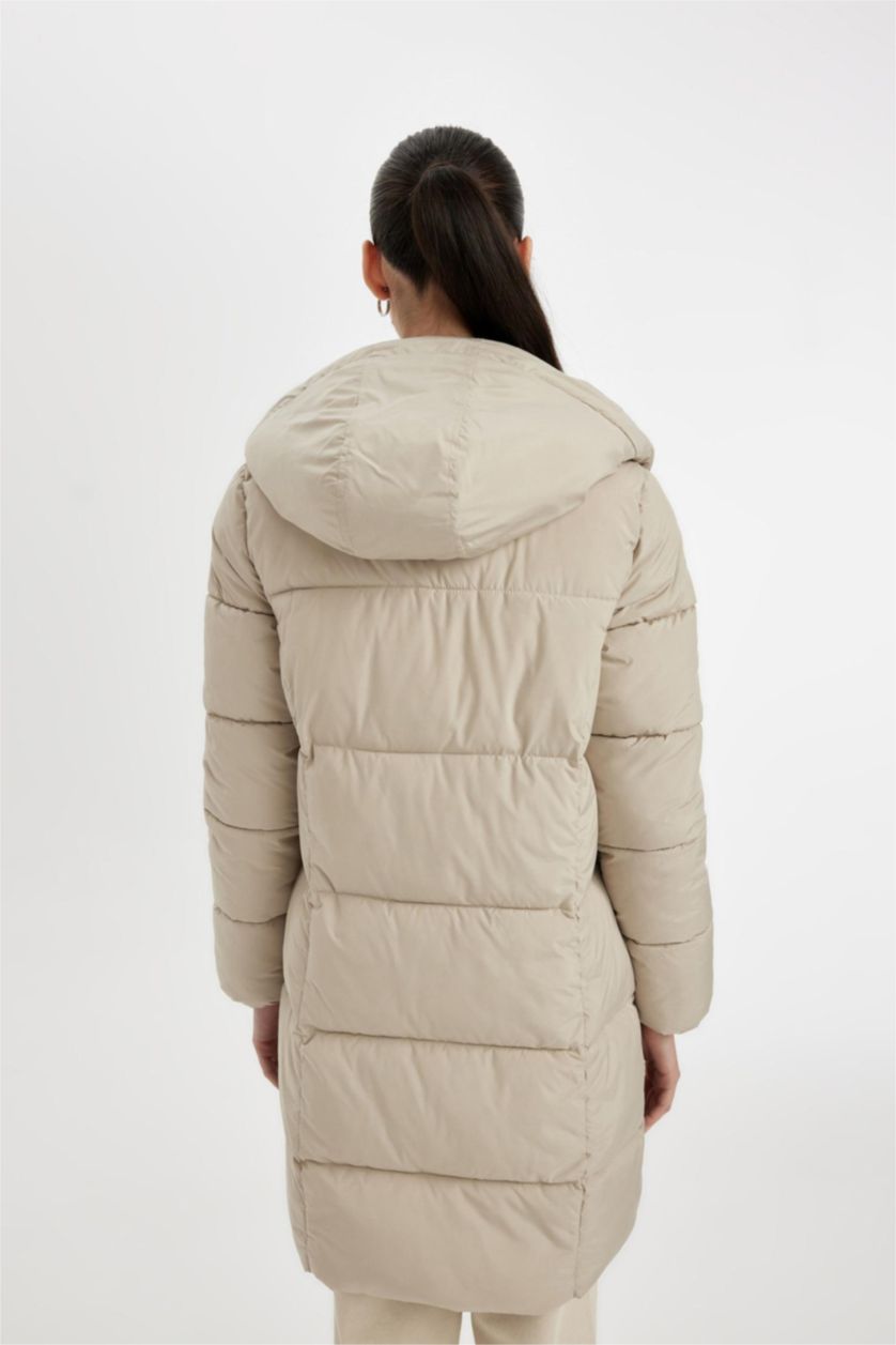 Kadın Bej Puffer Şişme Uzun Mont Parka Su İtici Regular Kalıp Çıkarılabilir Kapüşonlu
