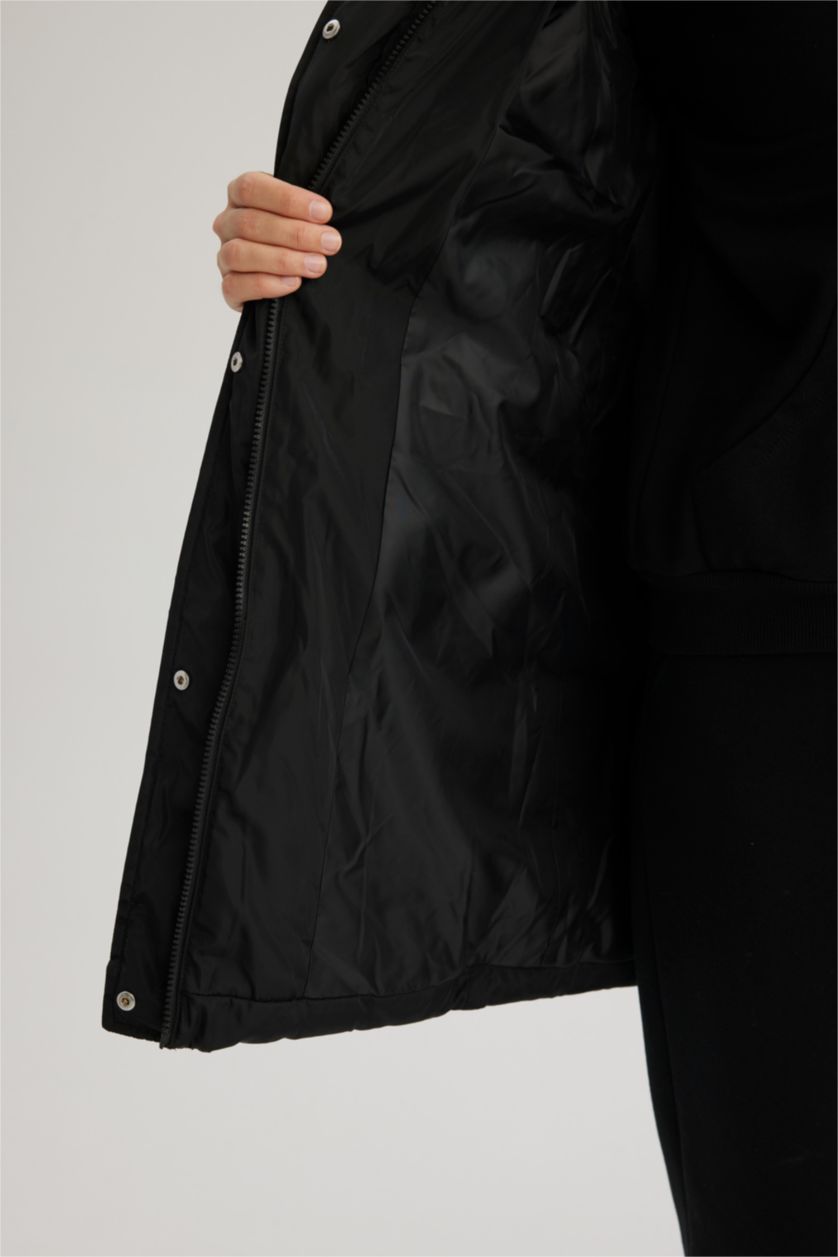 نساء أسود قمصلة نفخ قصة مريحة مقاوم للماء