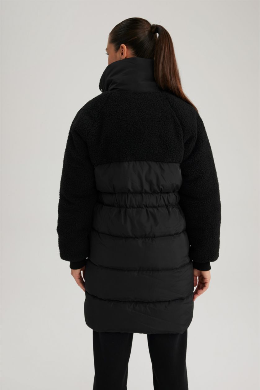 نساء أسود قمصلة نفخ قصة مريحة مقاوم للماء