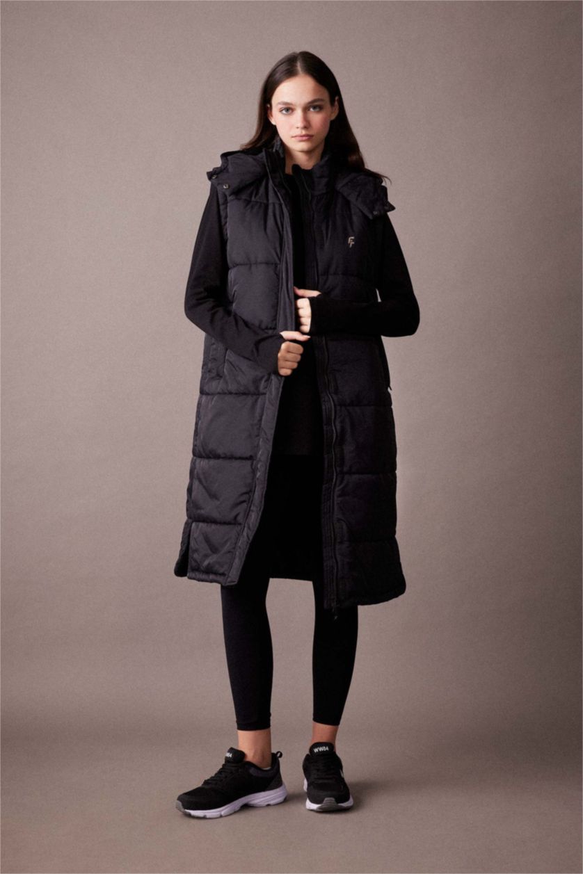 Kadın Siyah DeFactoFit Termometreli Su İtici Sporcu Kapüşonlu Uzun Şişme Yelek