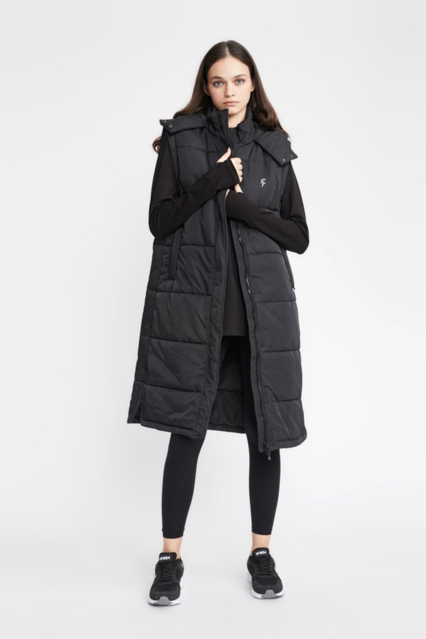 Kadın Siyah DeFactoFit Termometreli Su İtici Sporcu Kapüşonlu Uzun Şişme Yelek