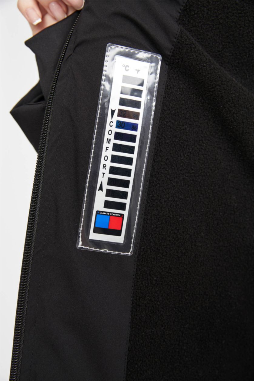 Kadın Siyah DeFactoFit Termometreli Su İtici Sporcu Kapüşonlu Uzun Şişme Yelek