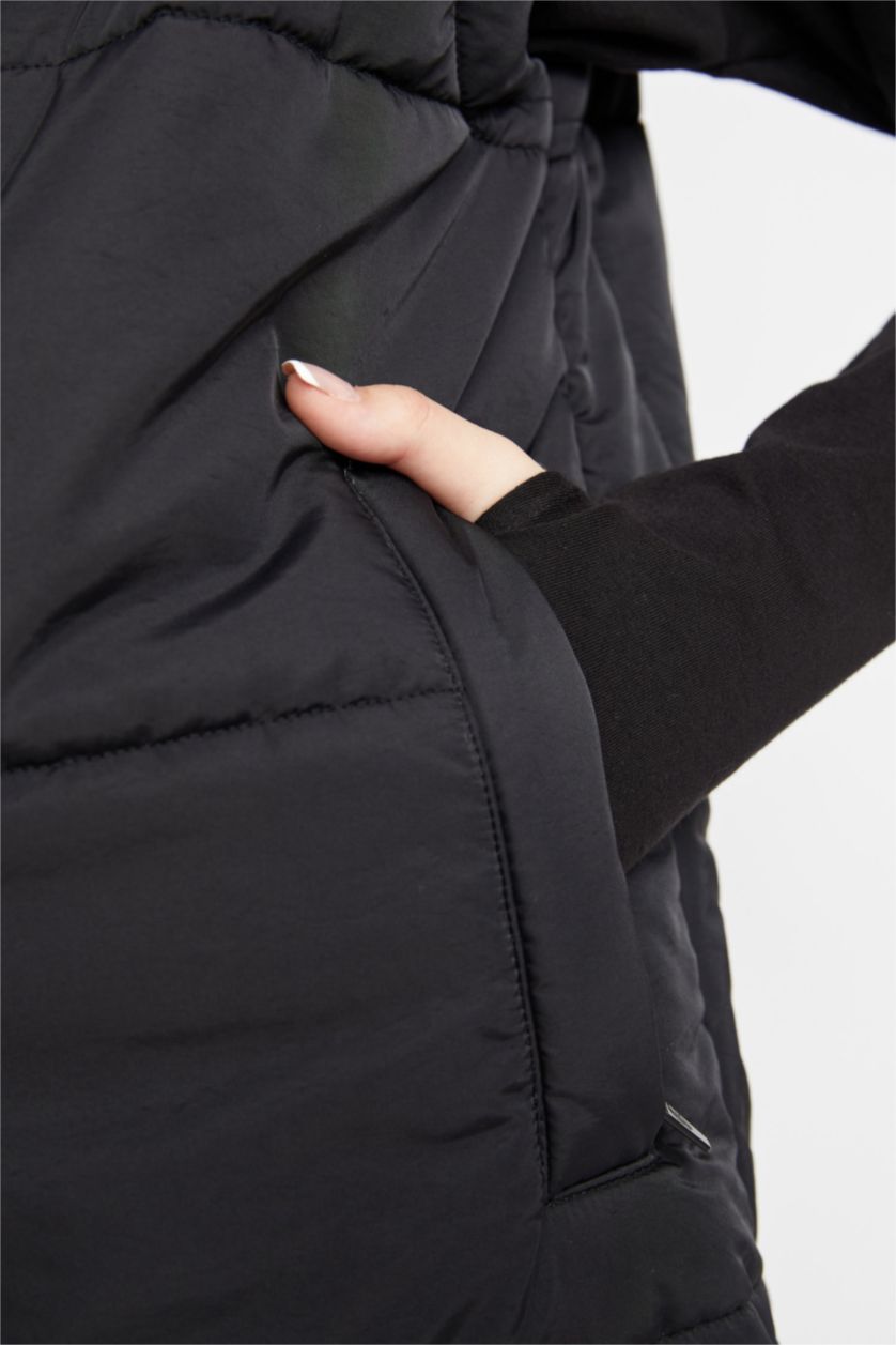 Kadın Siyah DeFactoFit Termometreli Su İtici Sporcu Kapüşonlu Uzun Şişme Yelek