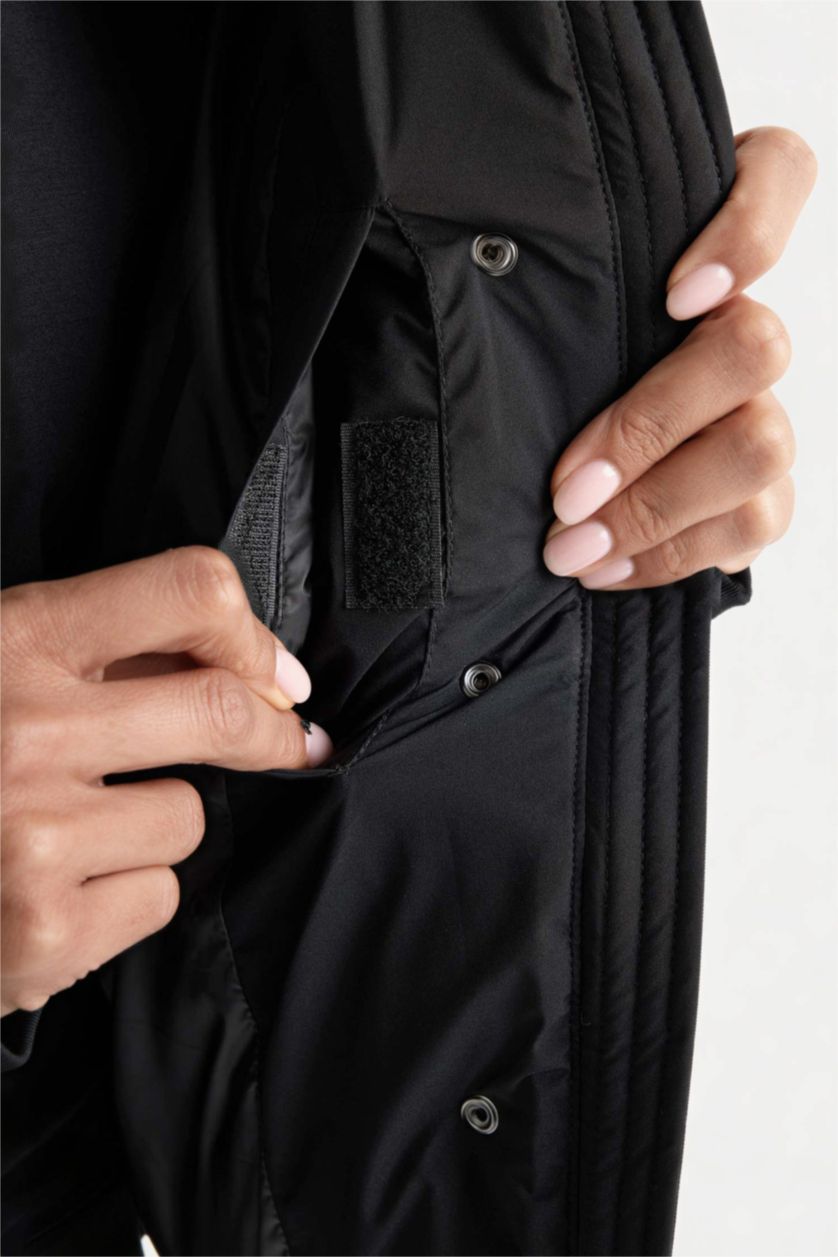 Woman Black DeFactoFit Regular Fit Waterproof Zippered Puffer Jacket