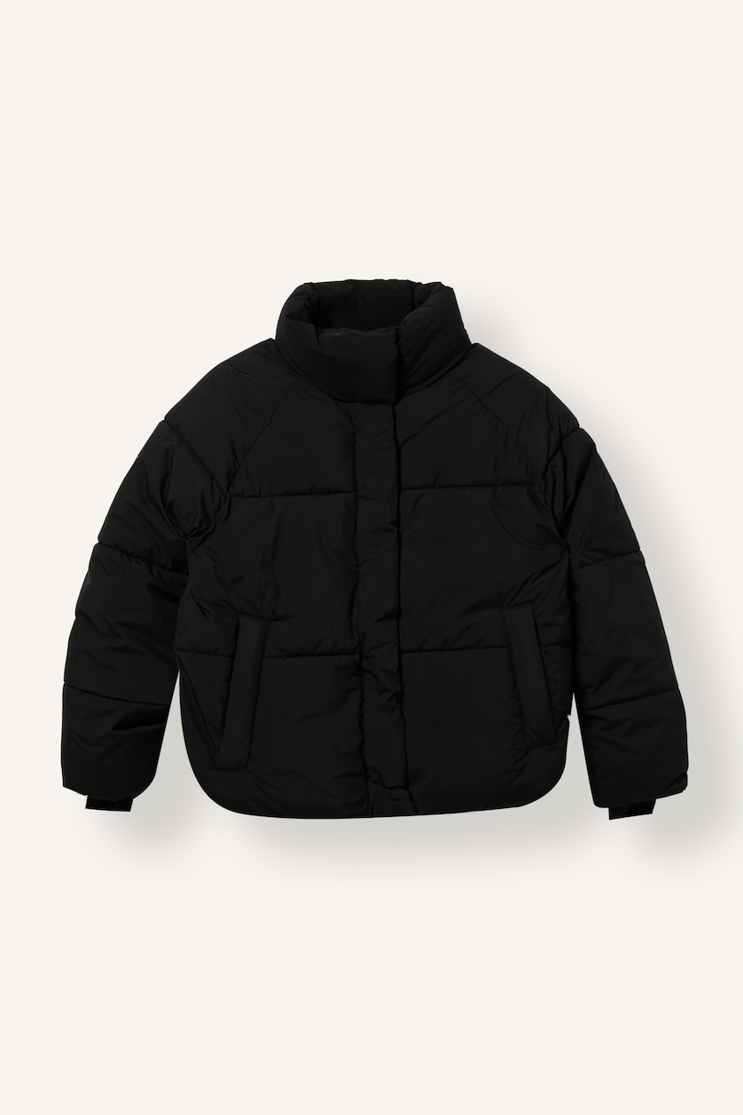 Woman Black Windproof Waterproof Regular Fit Winter Puffer Jacket