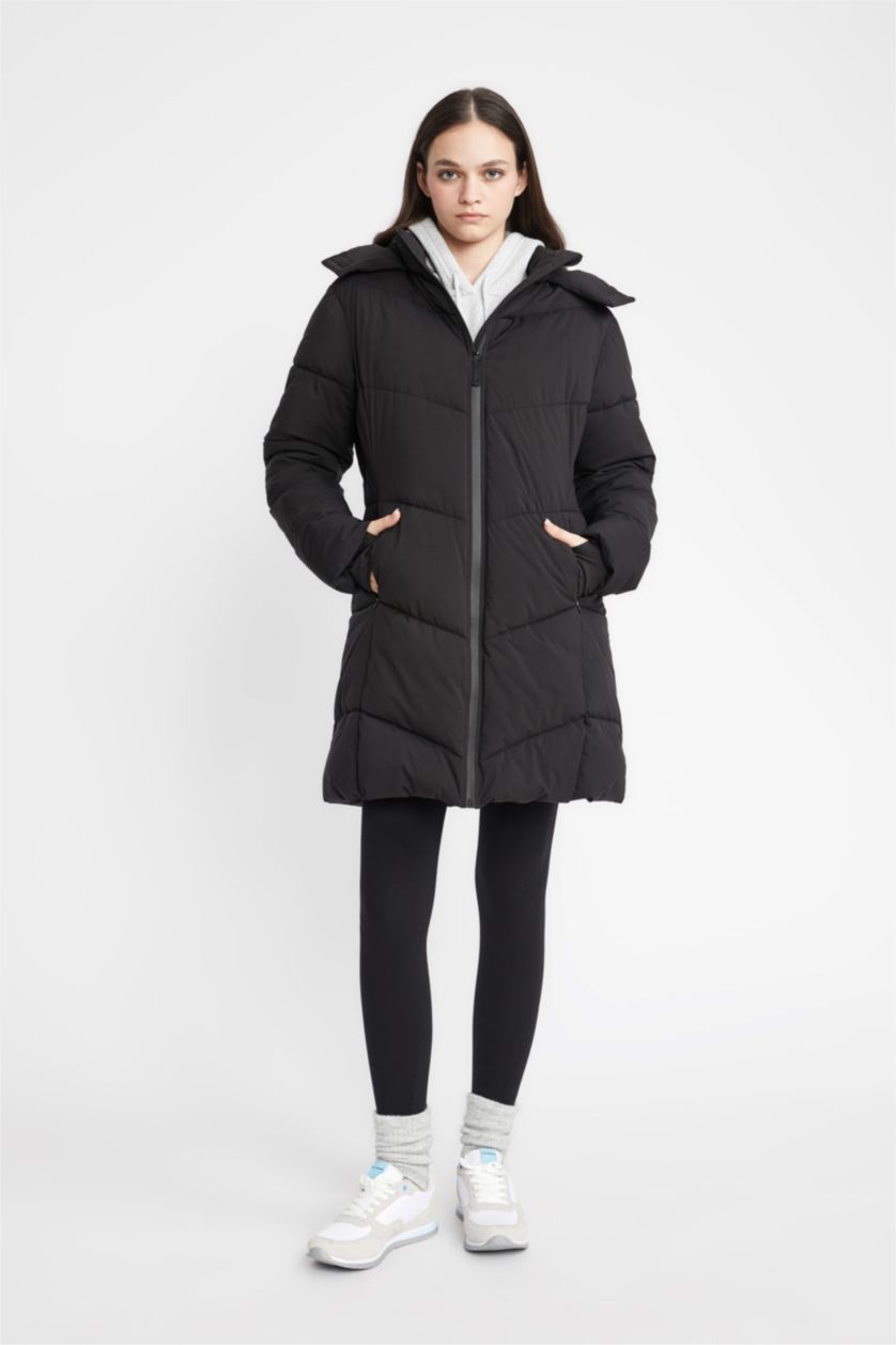 نساء أسود جاكيت نفخ قصة عادية بغطاء للرأس مبطن بفرو من DeFactoFit