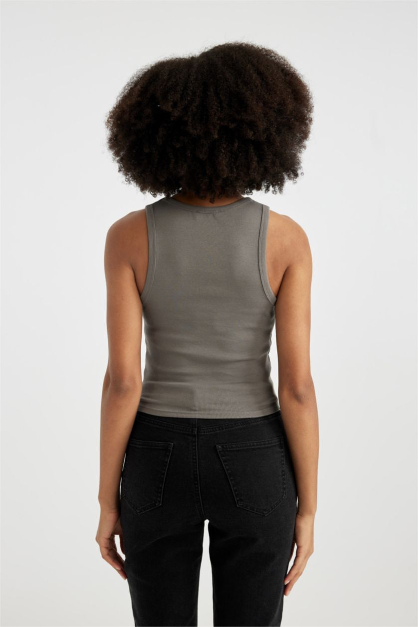 Woman Grey Slim Fit Camisole U Collar Tank Top