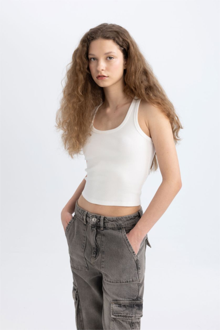 WOMAN White Slim Fit Camisole U Collar Tank Top
