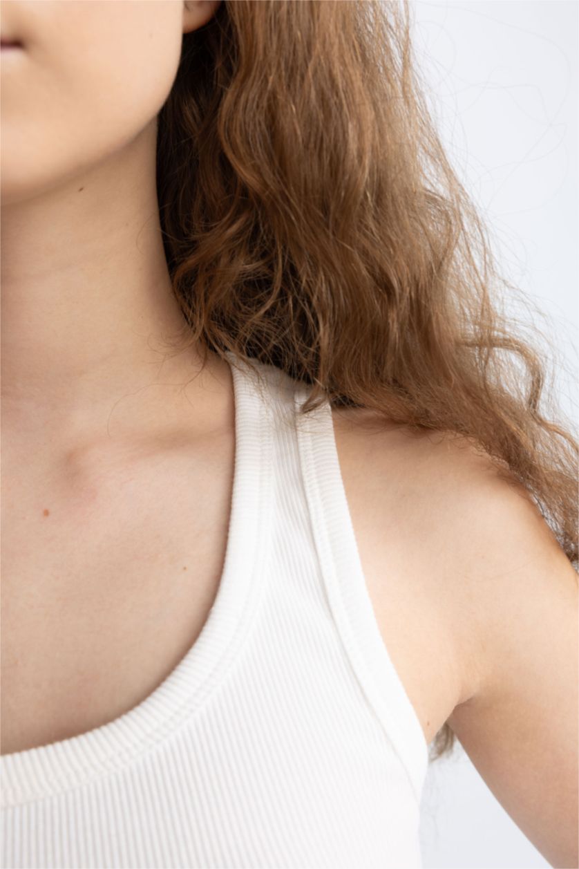 WOMAN White Slim Fit Camisole U Collar Tank Top